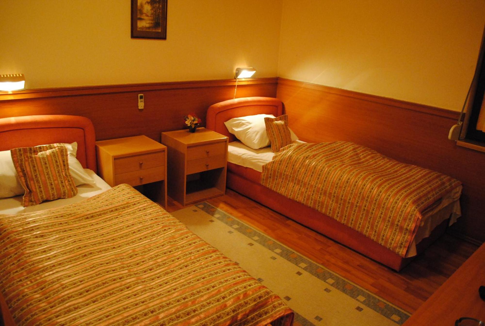 Motel Kiwi Grude 部屋 写真